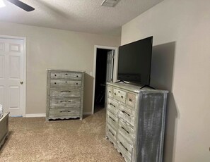 Interior - Lil' Piece of Pensacola I 3BR/2BA I Near NAS I 6 min to Beach (Pensacola)