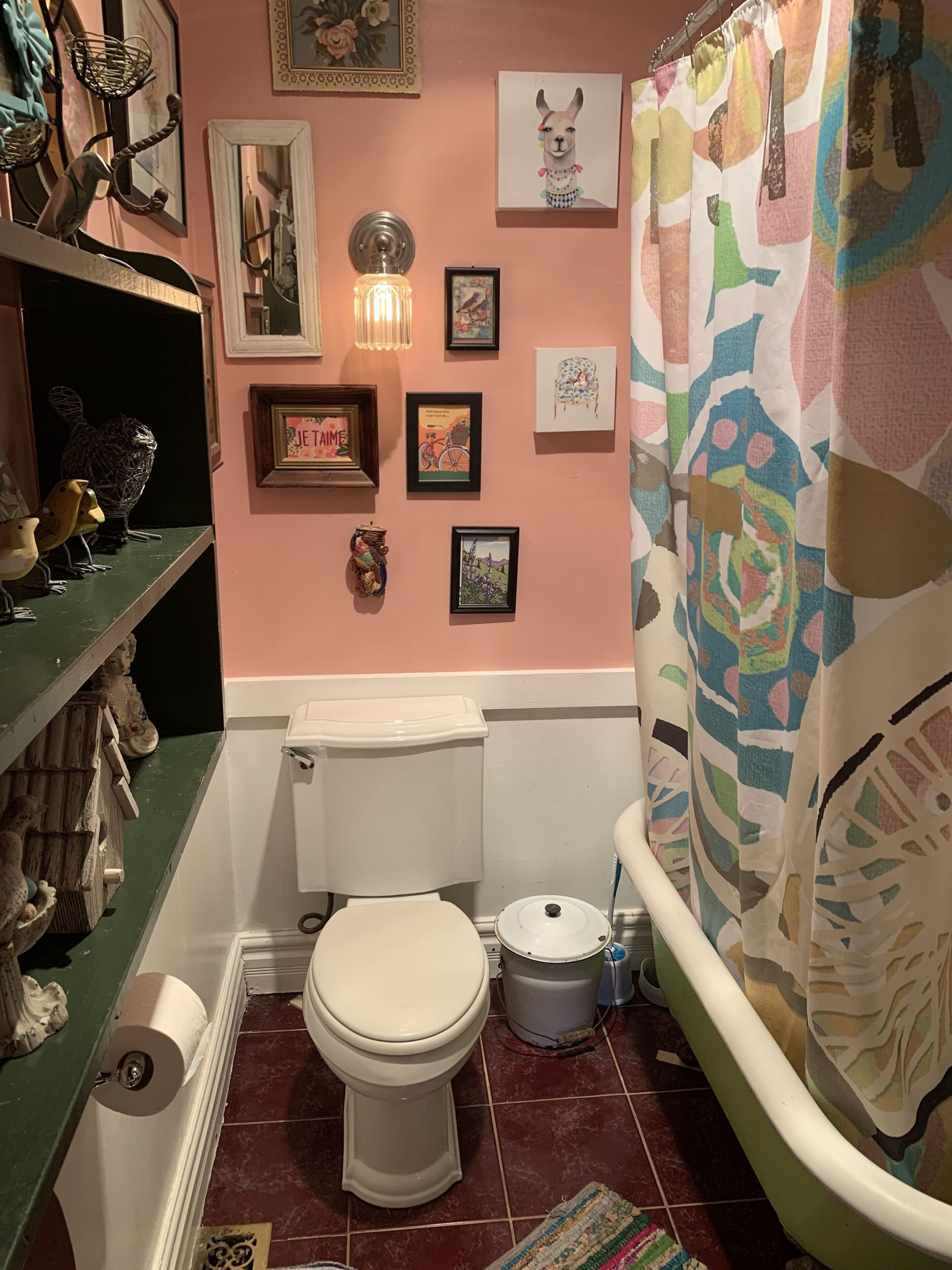 Quaint 1 bedroom boho suite with great views.