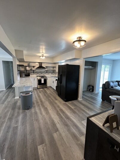 Jodore Gem..Spacious House, Inground Pool near University, Metroparks & Shopping