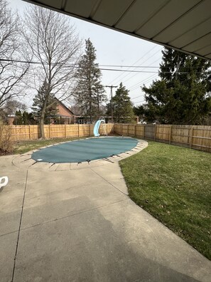 Property grounds - Jodore Gem..Spacious House, Inground Pool near University, Metroparks & Shopping (Toledo)