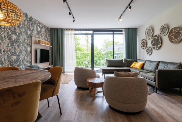 Téléviseur, bureau