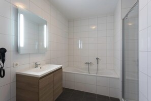 淋浴设施、毛巾