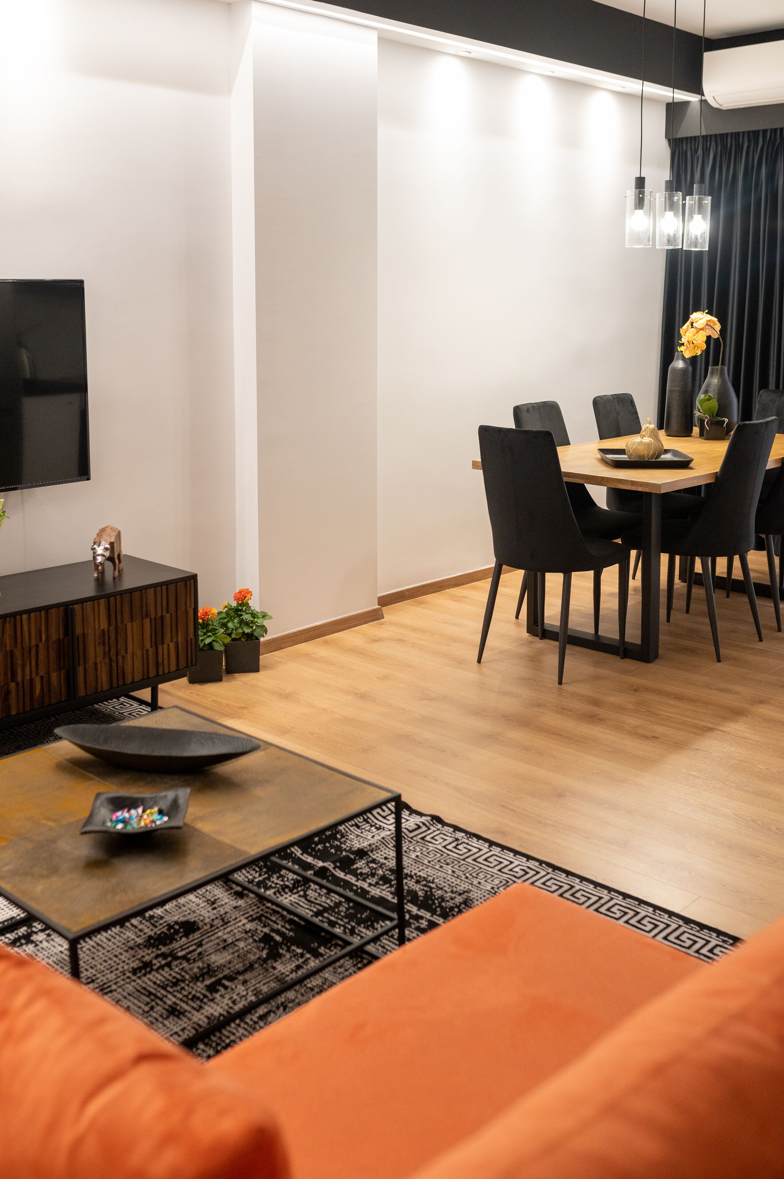 Exclusive Apartment | Living area | 55-inch Smart TV with cable channels, TV