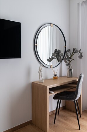 Exclusive Apartment | In-room safe, individually decorated, individually furnished, desk - Acropolis Exclusive Apartment (Athens)