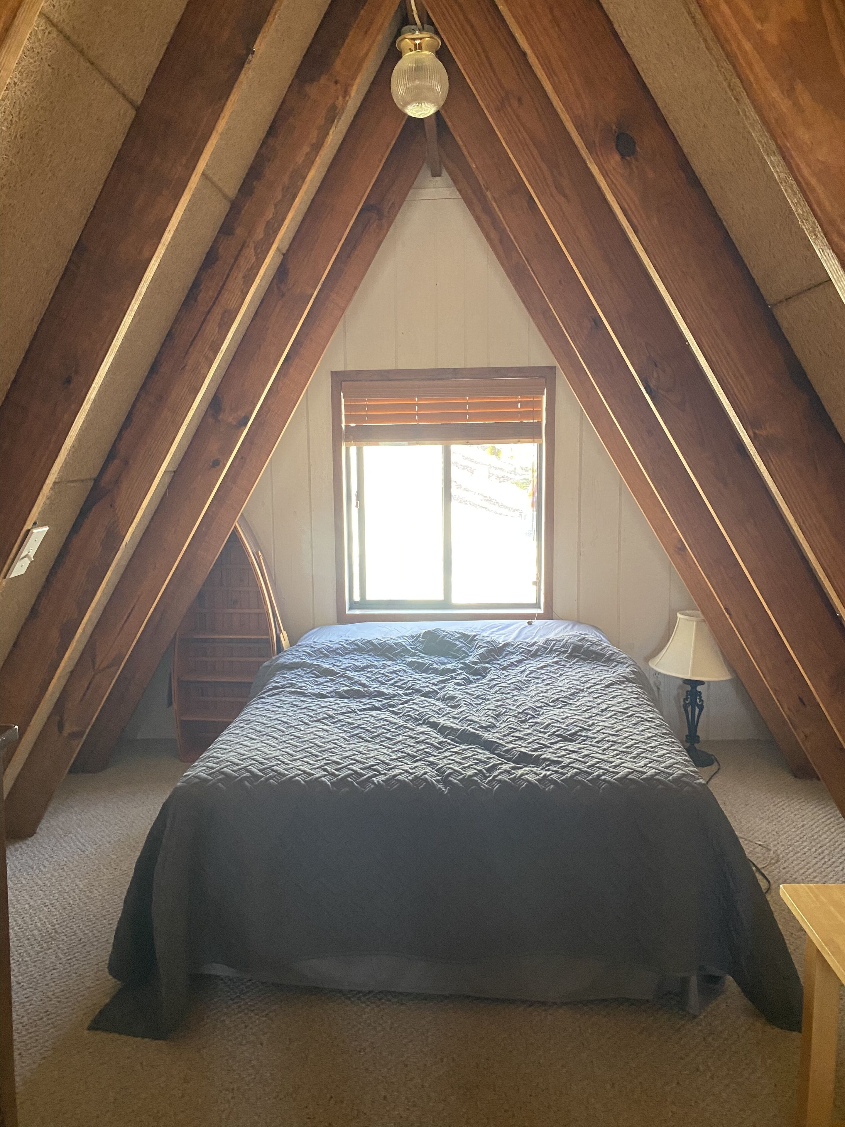 Cedar Hot Tub & Cedar Barrel Sauna 
A Truly unique cabin at Innsbrook Resort !