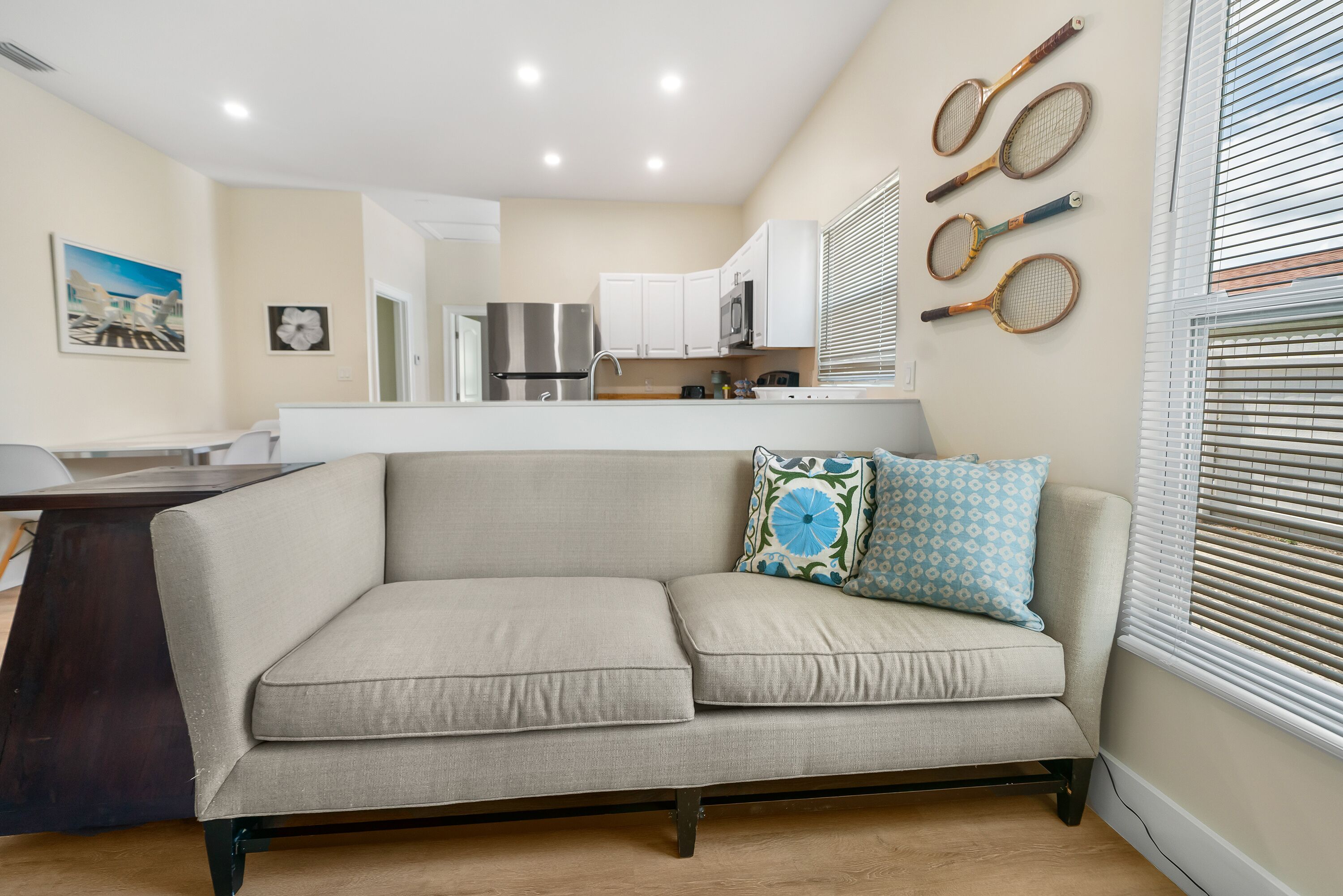 Cozy Downtown Bungalow