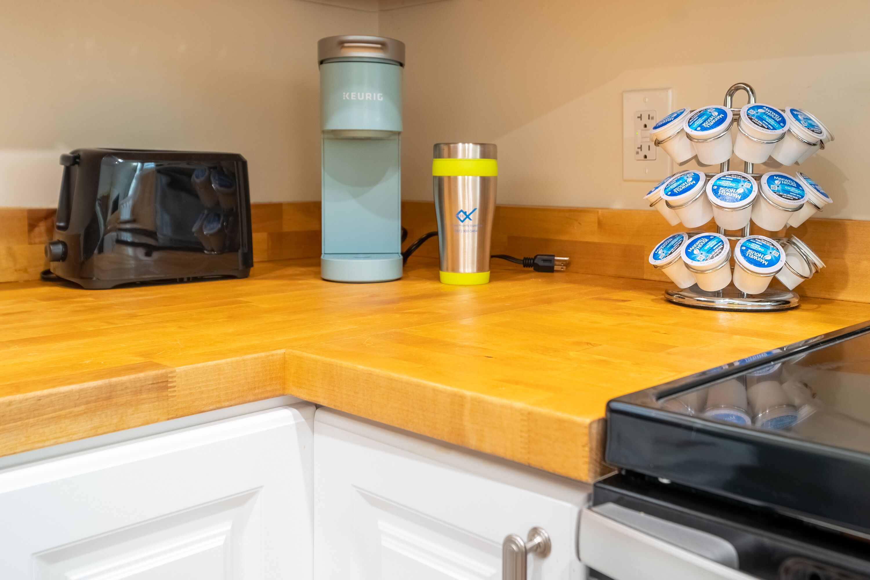 Cozy Downtown Bungalow