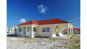 Exterior - Kenai's Villa. (Cockburn Town)