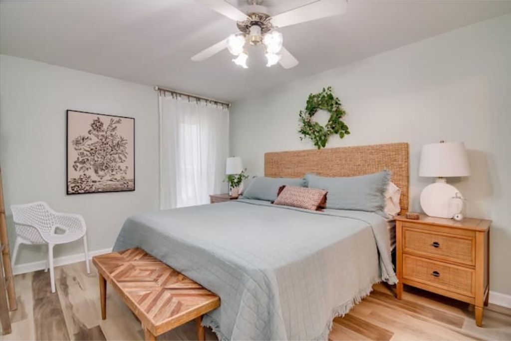 Classy 2BR1BA close to Masters