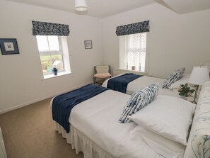 2 bedrooms, individually decorated, individually furnished, free WiFi - Ty Coets, Morfa Farm (Llantwit Major)