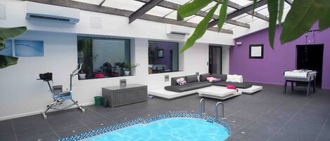 Piscine couverte, piscine chauffée