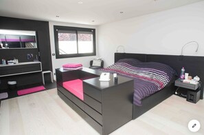 4 bedrooms, WiFi, bed sheets