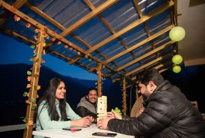 Property grounds - Romantic Master Bedroom | Olive Manali Cottage (Manali)