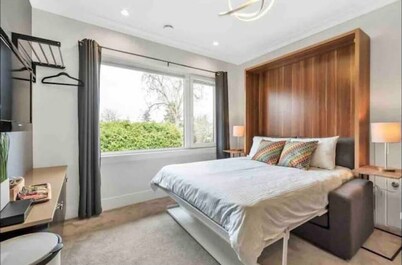 Modern New Suite Near YVR Airport, All Private