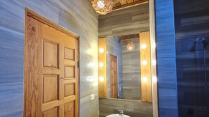 Superior Single Room | Bathroom | Shower, hair dryer (on request), towels, soap - Sunset Bungalows (Tulum)
