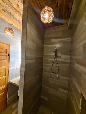 Superior Single Room | Bathroom | Shower, hair dryer, towels, soap