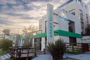 Front of property - Altos Valeria Apart Hotel (Valeria del Mar)