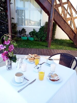 Café da manhã continental grátis todos os dias