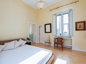 คอมฟอร์ทอพาร์ทเมนท์ | 2 ห้องนอน, เตารีด/โต๊ะรีดผ้า, Wi-Fi ฟรี