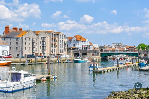 Cobb Cottage - Harbourside, permit parking