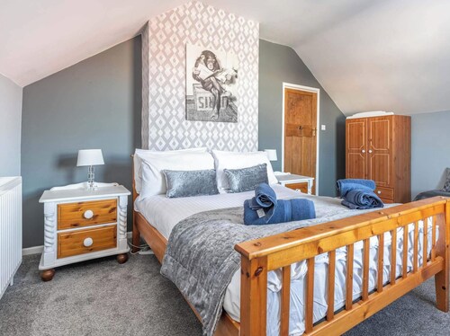 Home & A'Wey - Holiday home near harbour