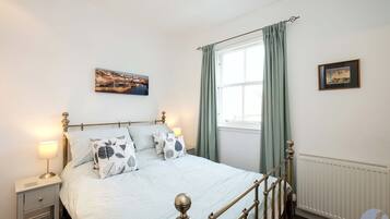 2 chambres, fer et planche Ă repasser, Wi-Fi, draps fournis