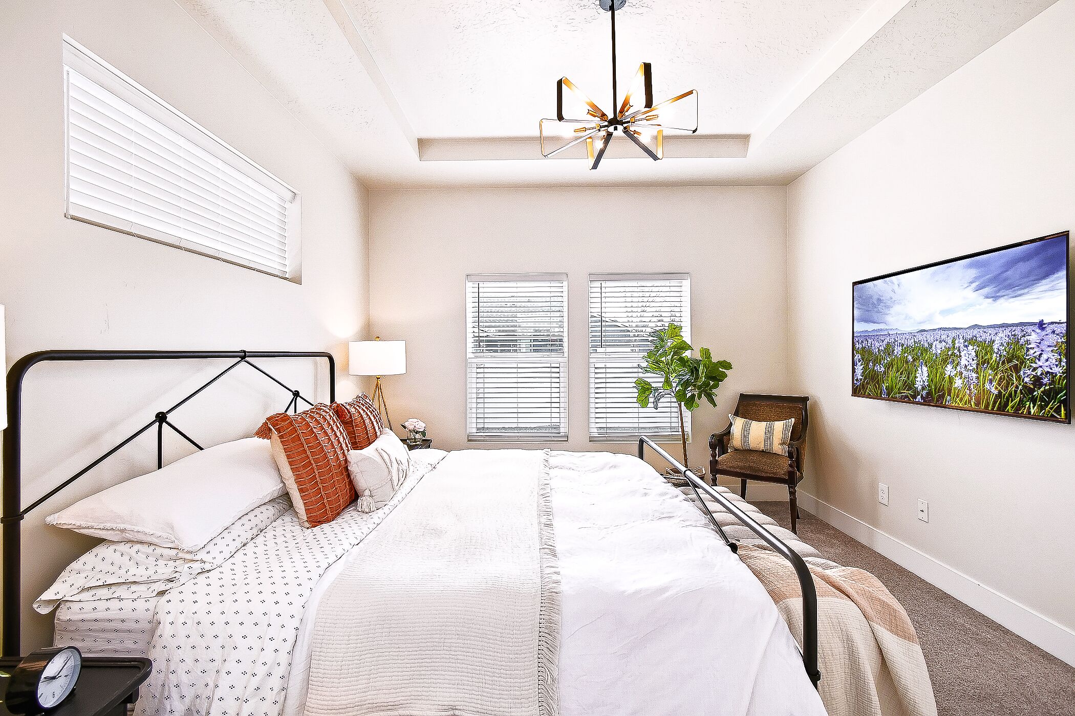 3 bedrooms, desk, iron/ironing board, free WiFi