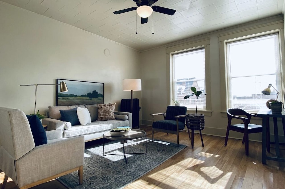 Lovely 2 Bedroom Apartment