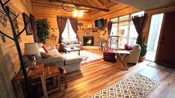 TV, fireplace, DVD player, books