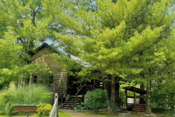 Richmond cabin
