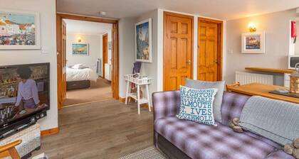 East Pier View- stunning shorefront home