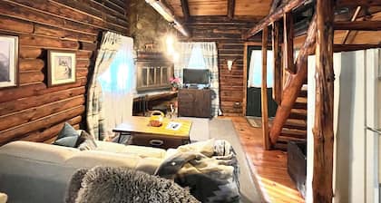 Timberline Cabins - The Wilmington Cabin - Hot tub, WiFi, Pets, Fireplace