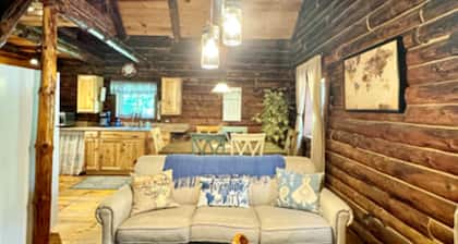 Timberline Cabins - The Wilmington Cabin - Hot tub, WiFi, Pets, Fireplace