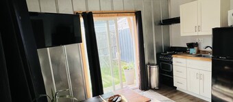 The Art Door Duplex only minutes from beach