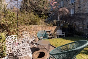 Terrace/patio - Beautiful 2BD Flat in Haymarket, Edinburgh (Edinburgh)