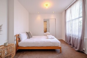 3 bedrooms, iron/ironing board, Internet, bed sheets