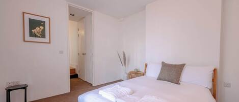 3 chambres, fer et planche à repasser, accès Internet, draps fournis