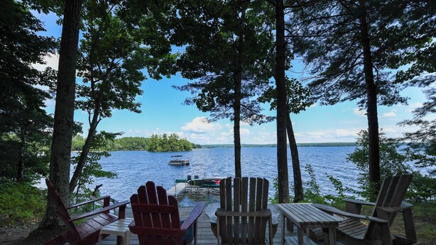 Terrace/patio - Newly Remodeled 5-BR Waterfront home on Sebago Lake – Spacious and Stunning! (Raymond)