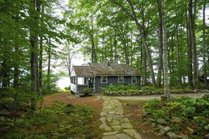Exterior - Charming pet-friendly camp on peaceful Panther Pond! (Raymond)