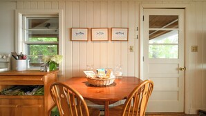 Dining - Charming pet-friendly camp on peaceful Panther Pond! (Raymond)