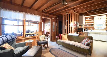 Pet-friendly rustic camp on Keoka Lake, ideal for swimming and fishing!
