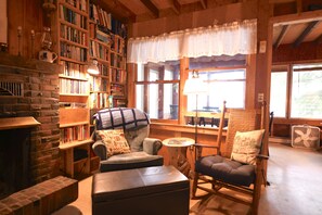 TV, fireplace, DVD player, books