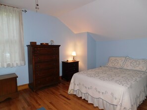 2 bedrooms, iron/ironing board, free WiFi