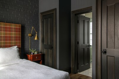 Restored stonehouse in the heart of Perth.