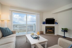 Smart TV, fireplace, stereo