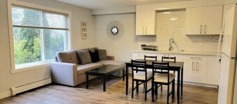 Adorable 2-bedroom basement suite