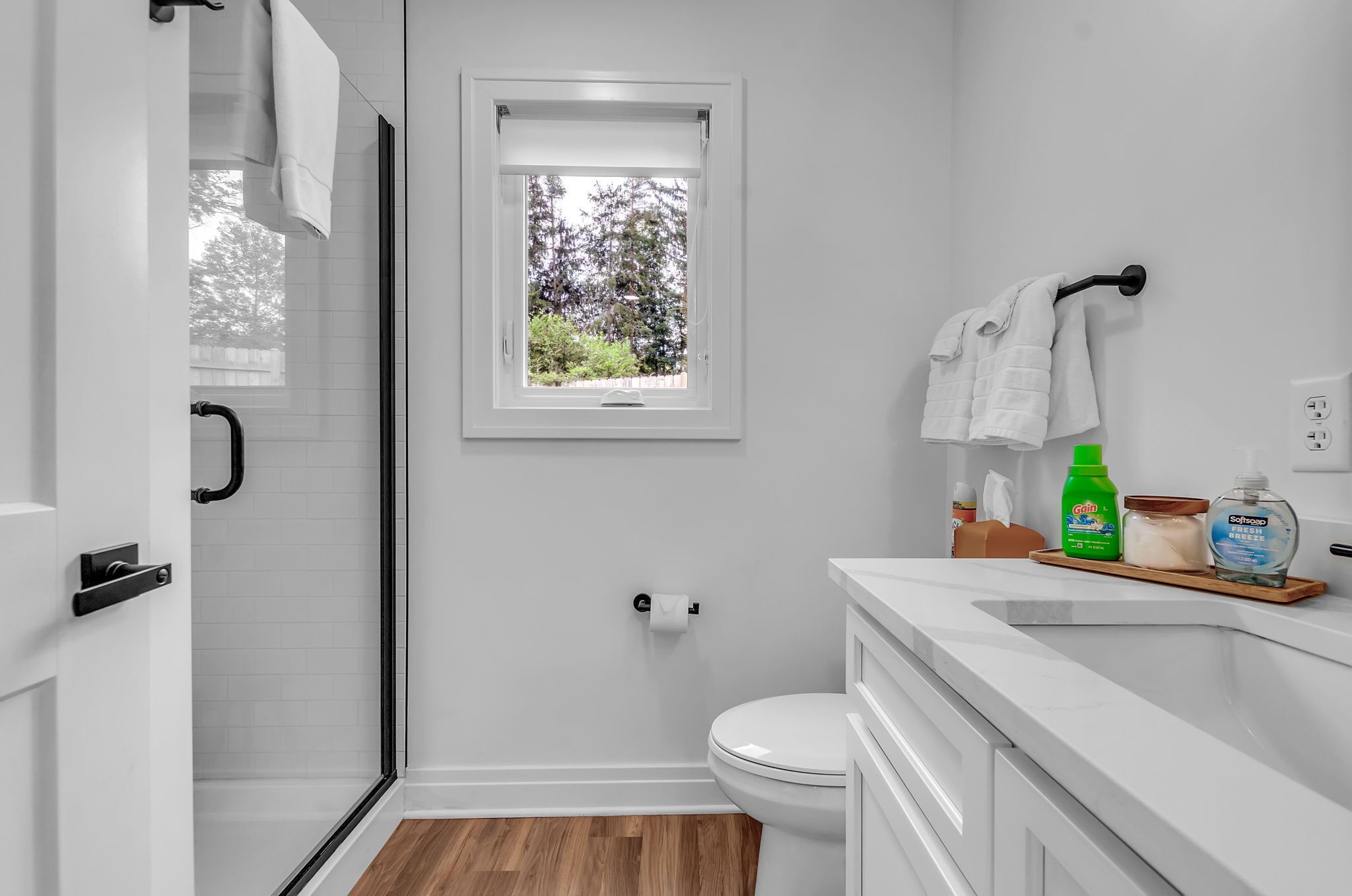 Séchoir à cheveux, serviettes fournies