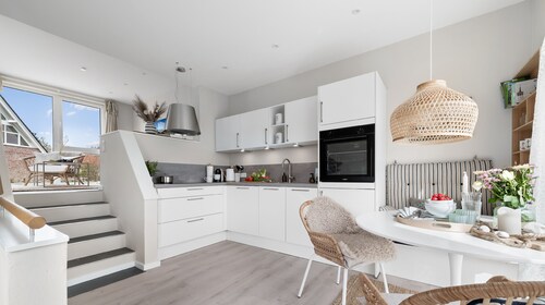 Baltic View - Meerblick, Dachterrasse, Strandkorb, Grill, Infrarot-Sauna, Dusche