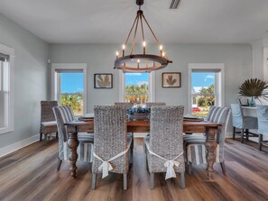 Dining - Beach Life: Charming 4 Bedroom South IP Home-Priv. Pool, Pet Friendly, Sleeps 10 (Indian Pass)