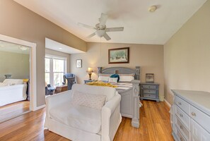 2 bedrooms, desk, iron/ironing board, free WiFi